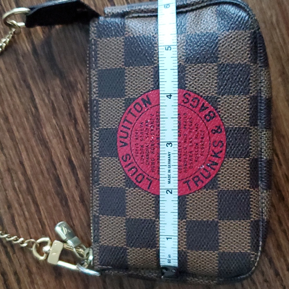 Louis Vuitton Damier Ebene Mini Pochette - EUC - Picture 11 of 16